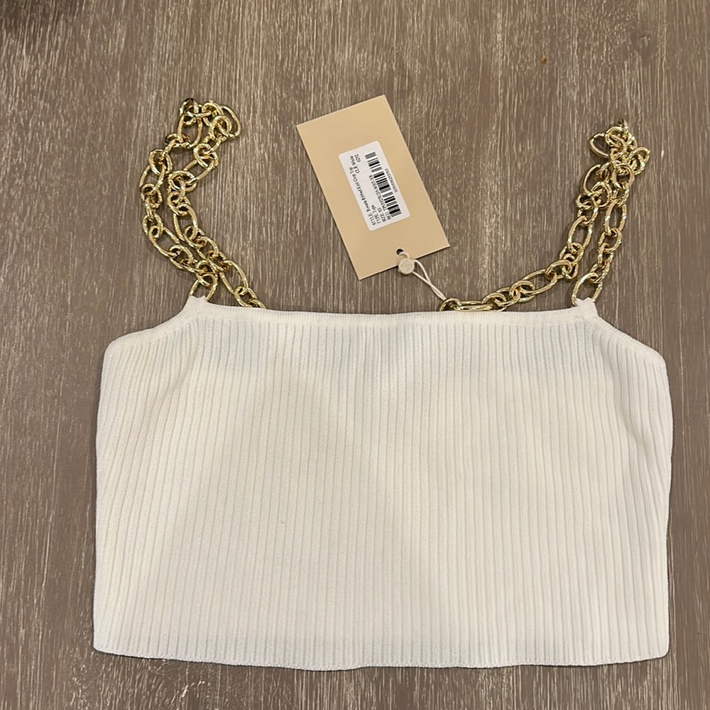 Gorgeous white Chain top 💛